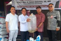 Siasati Mahalnya Pakan, Helmi Abdullah Bantu Warga Samarinda Puluhan Ribu Bibit Nila dan Ratusan Sak Pakan