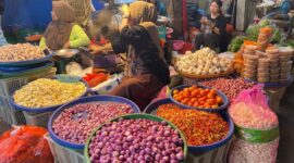Pedagang di Pasar Segiri Samarinda. 