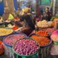 Pedagang di Pasar Segiri Samarinda. 