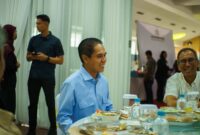 Ketua DPRD Kota Samarinda Helmi Abdullah saat menghadiri ArusBawah Energi Forum 2026 yang membahas persoalan pasokan BBM dan arah pembangunan ekonomi daerah.